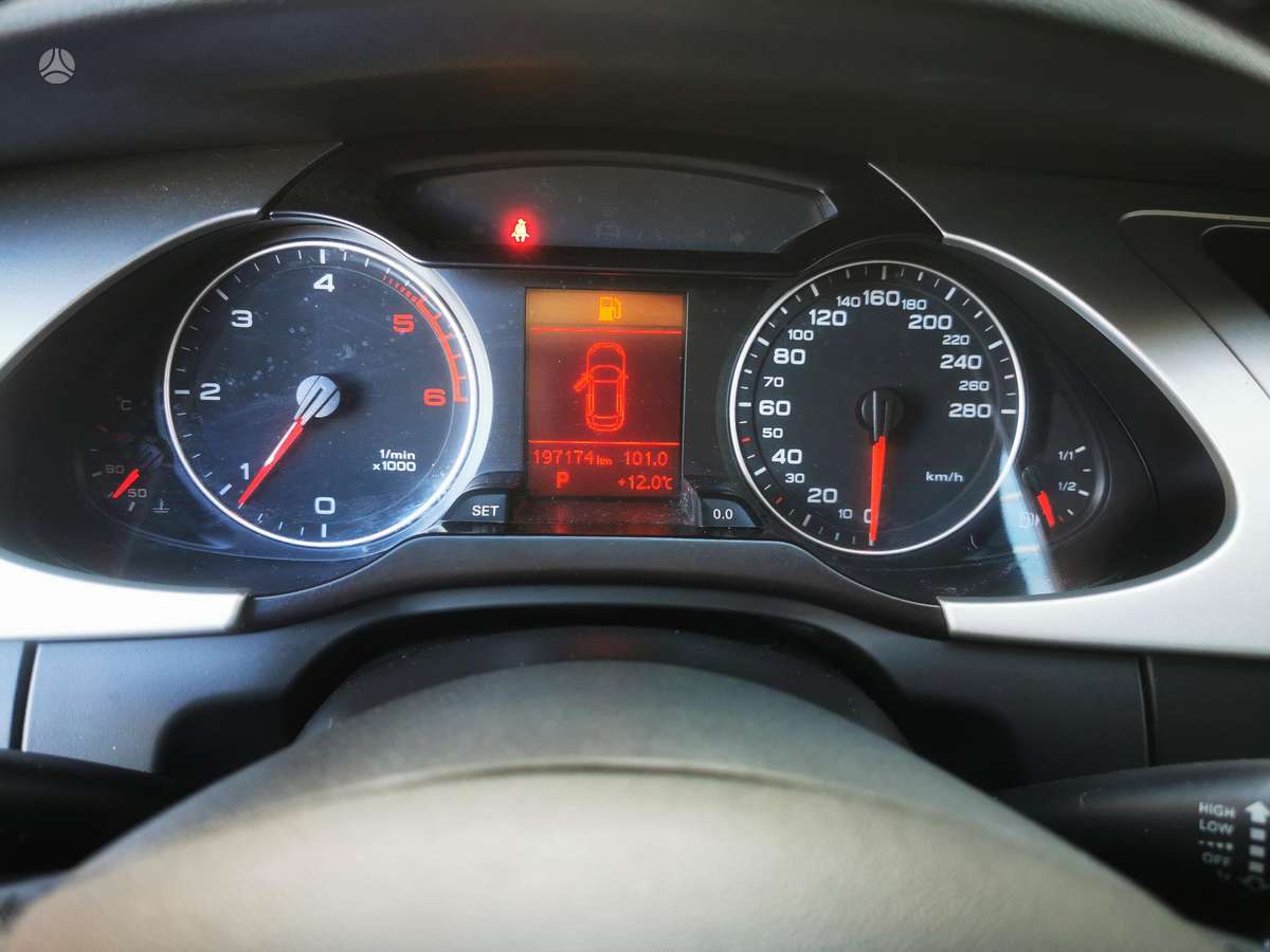 Audi A4 2009 — photo 30