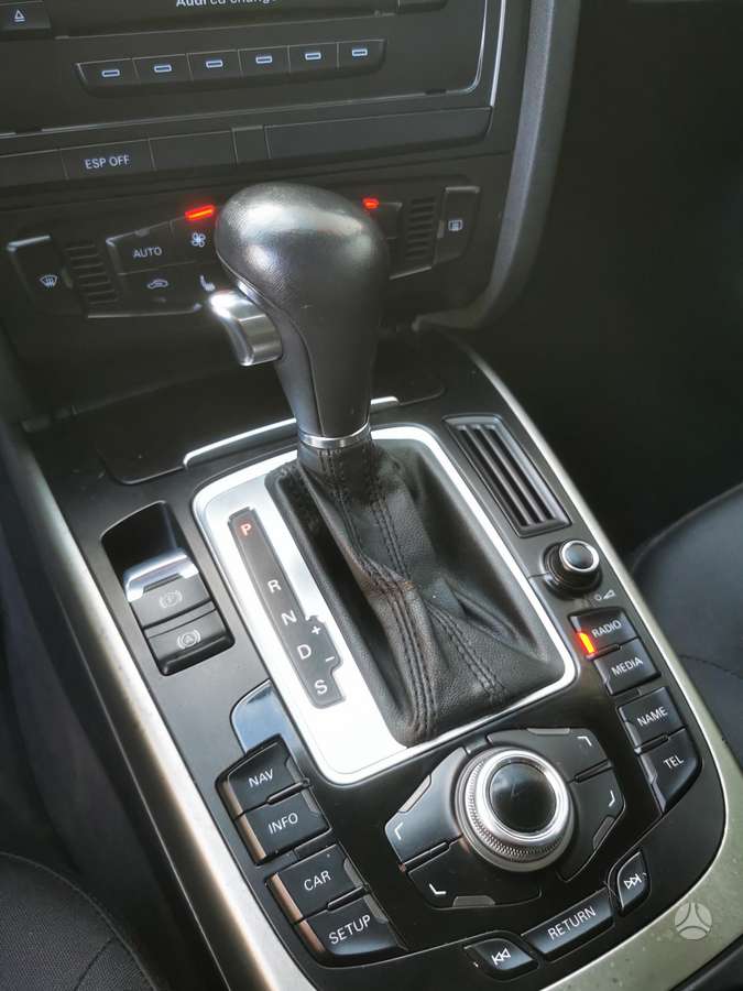 Audi A4 2009 — photo 22
