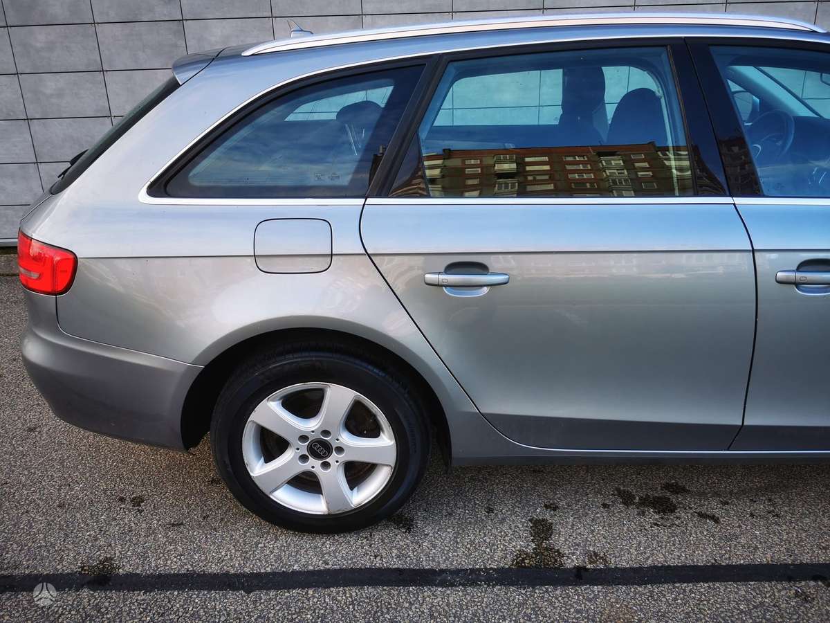 Audi A4 2009 — photo 13