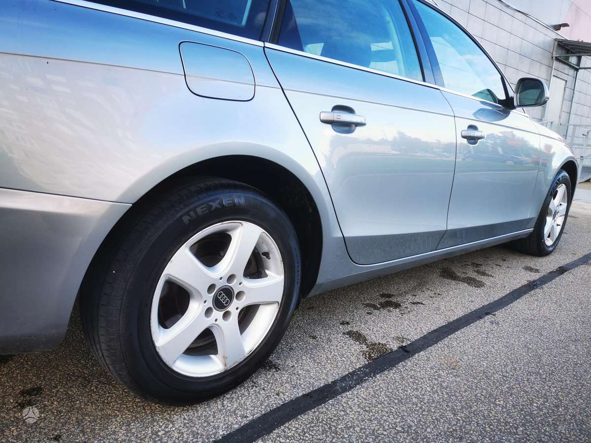 Audi A4 2009 — photo 10