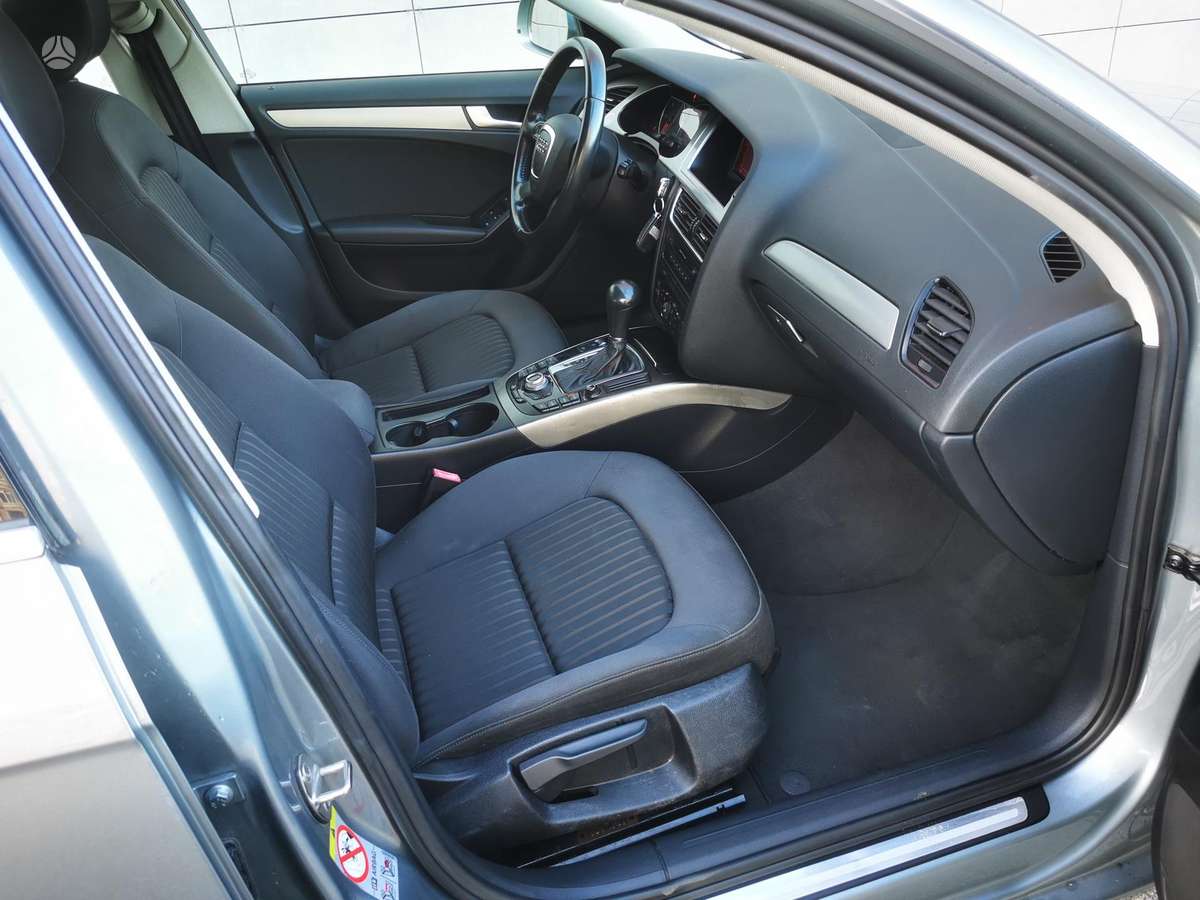Audi A4 2009 — photo 15