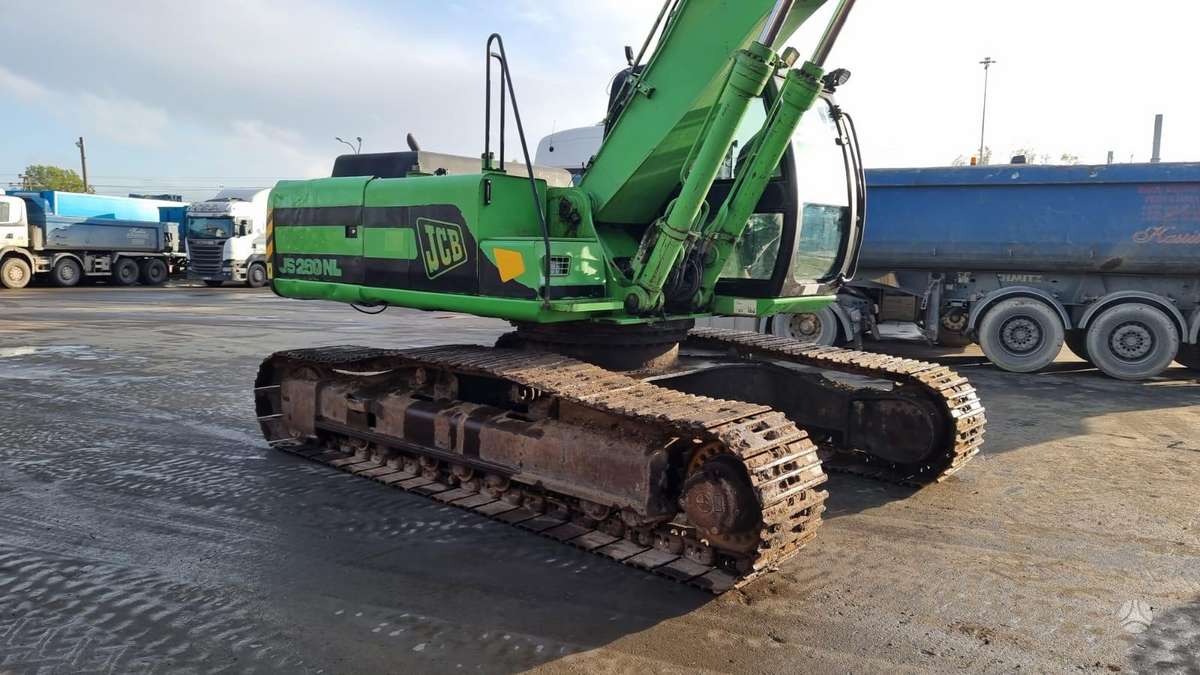 JCB JS 260 LC, ekskavatoriai