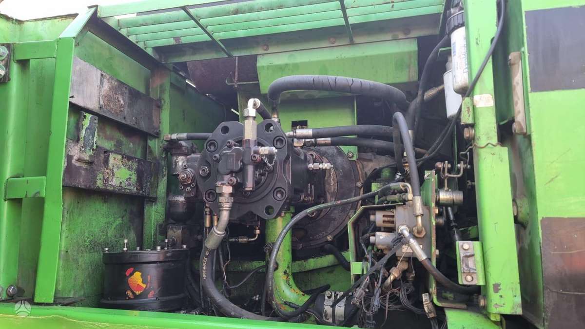 JCB JS 260 LC, excavator