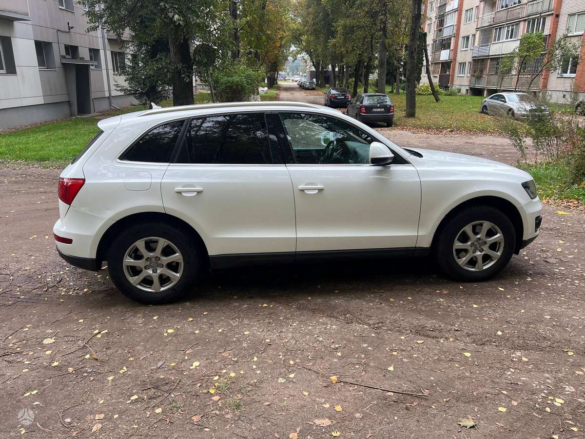 Audi Q5, 3.0 l., off-road / crossover