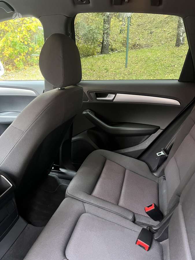 Audi Q5, 3.0 l., off-road / crossover