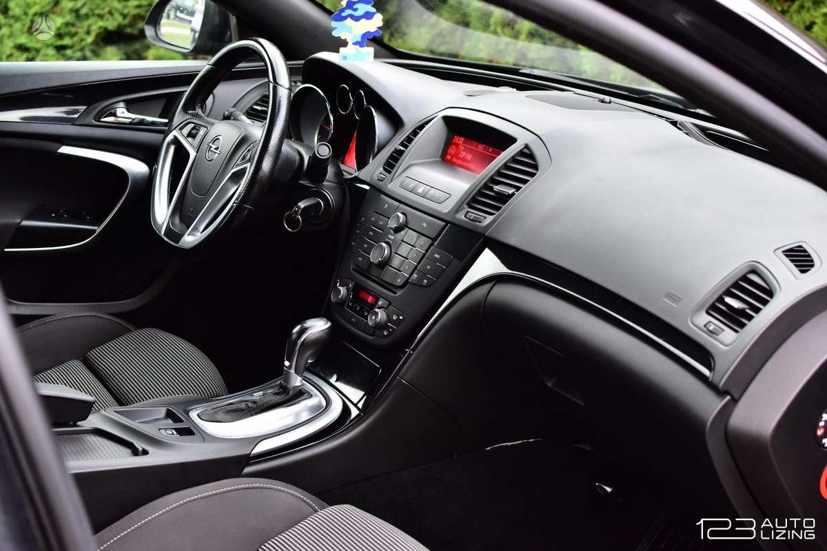 Opel Insignia, 2.0 l., hatchback