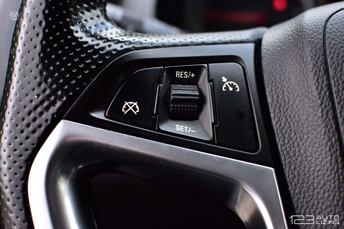 Opel Insignia, 2.0 l., hatchback