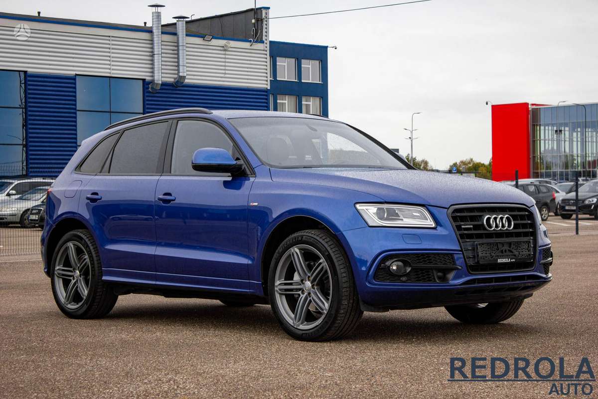 Audi Q5, 2.0 l., off-road / crossover