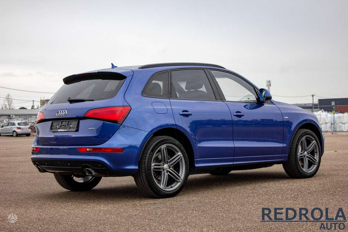 Audi Q5, 2.0 l., off-road / crossover