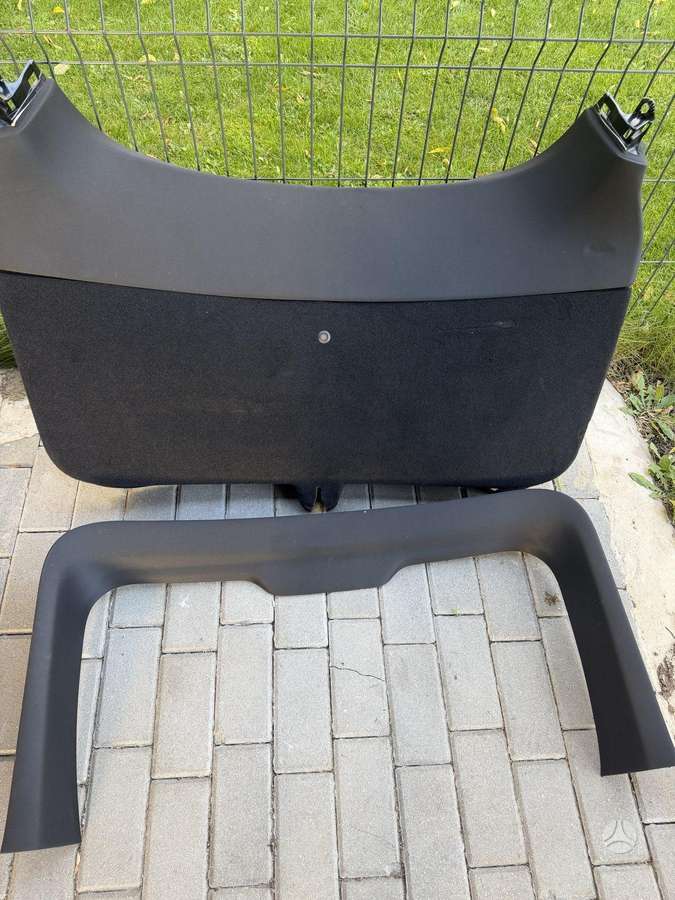 Tesla Model Y apdailos detalės