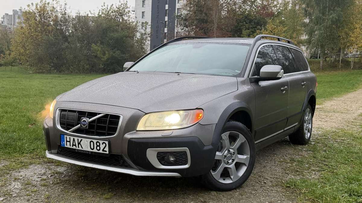 Volvo XC70, 2.4 l., wagon