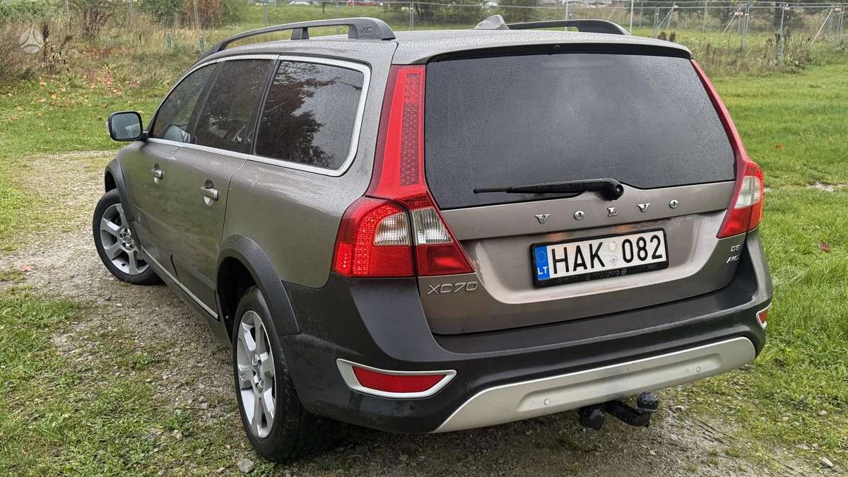 Volvo XC70, 2.4 l., wagon
