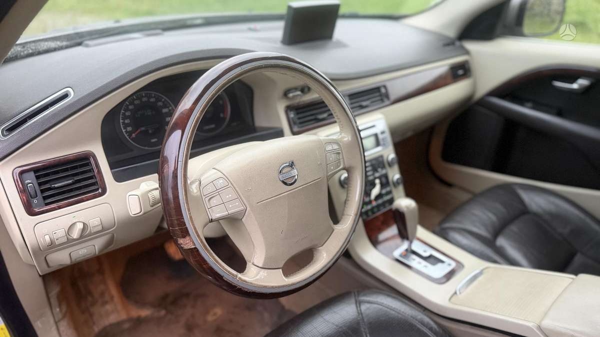 Volvo XC70, 2.4 l., wagon