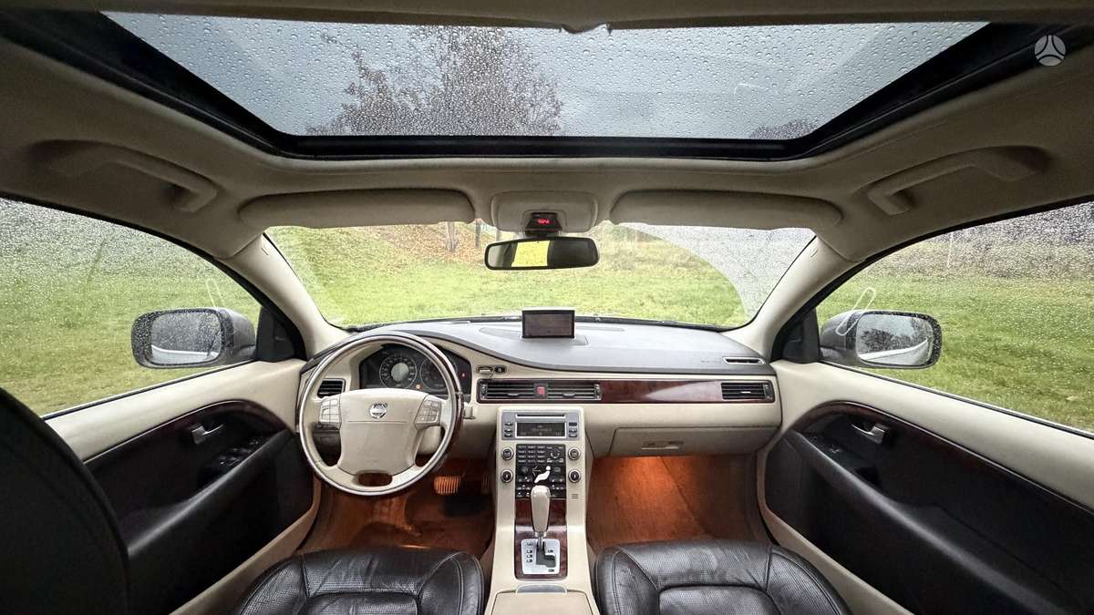 Volvo XC70, 2.4 l., wagon