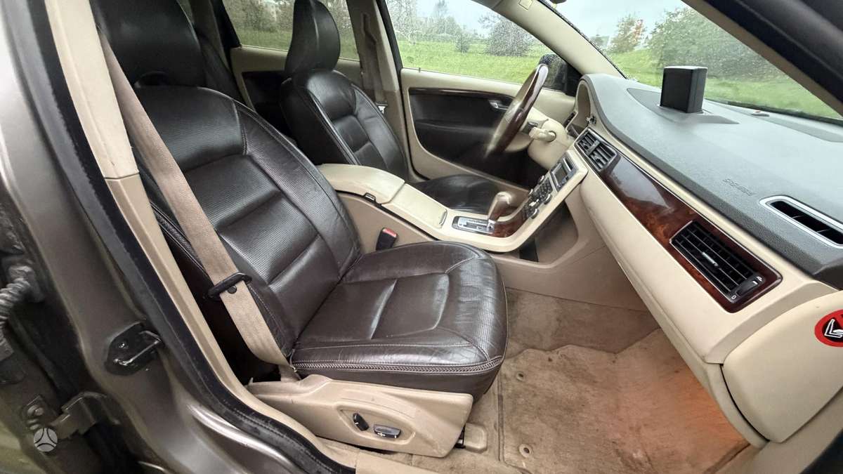 Volvo XC70, 2.4 l., wagon