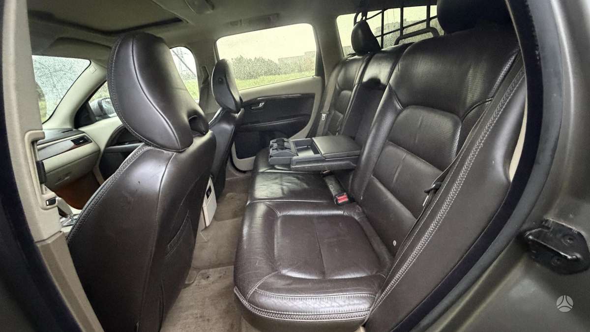 Volvo XC70, 2.4 l., wagon