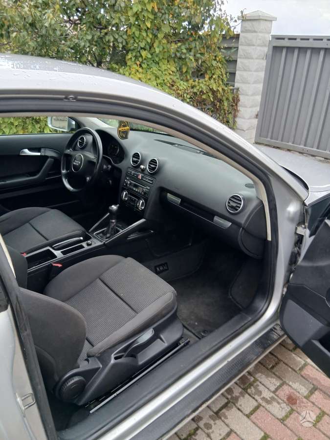 Audi A3, 1.6 l., Седан