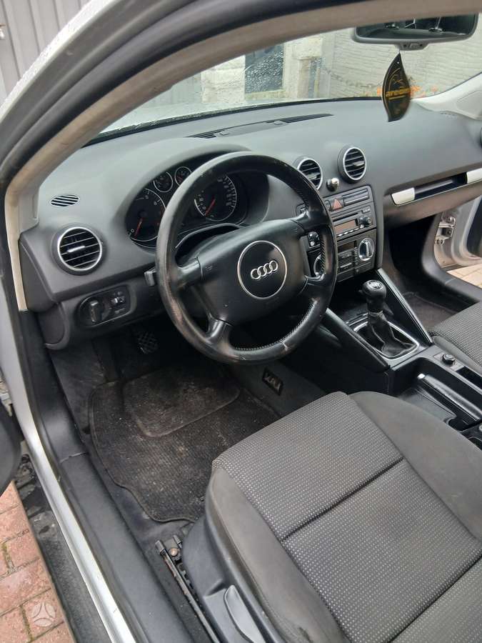 Audi A3, 1.6 l., Седан
