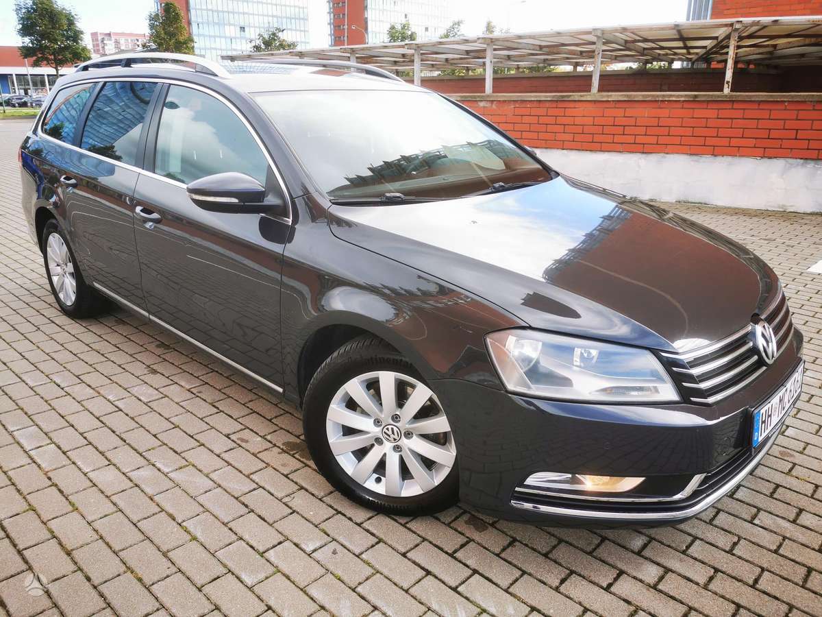 Volkswagen Passat 2012 — салон