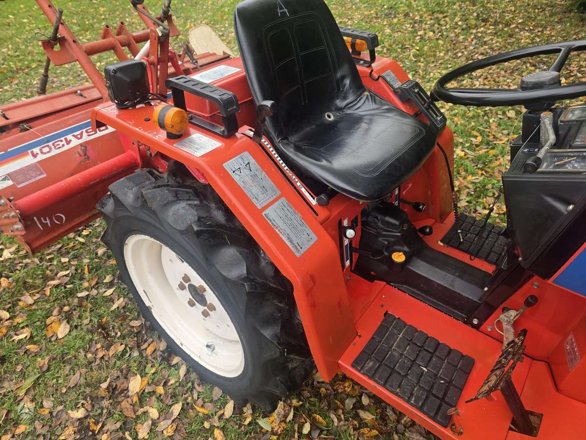 Yanmar 16, traktoriai