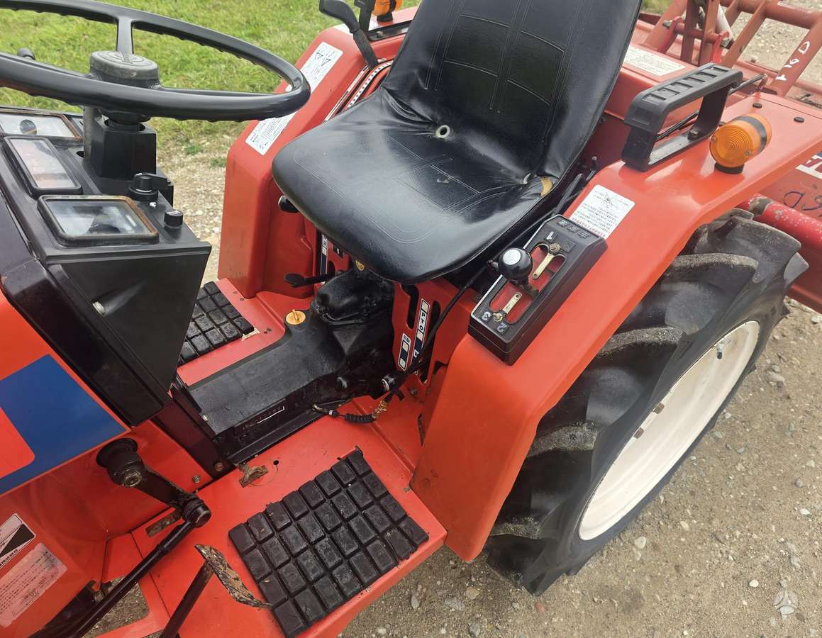 Yanmar 16, traktoriai