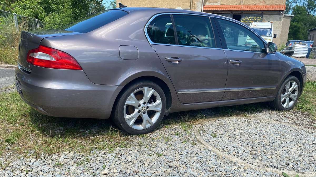 Skoda Superb, 1.8 l., Седан