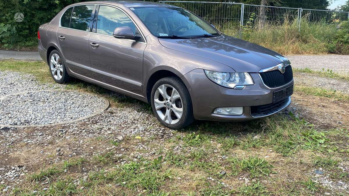 Skoda Superb, 1.8 l., Седан