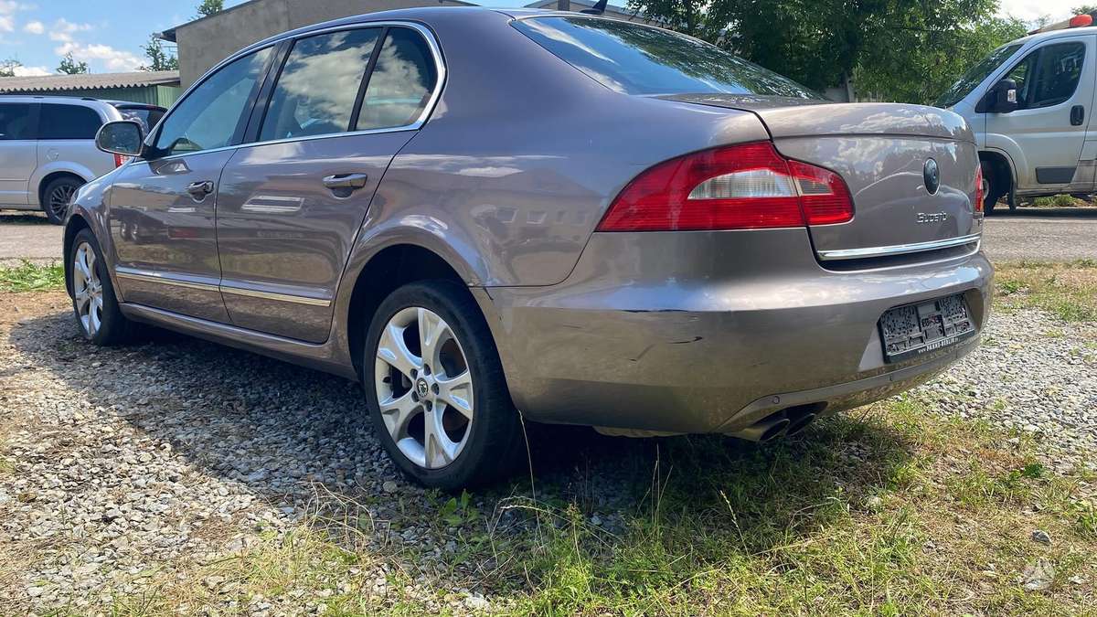 Skoda Superb, 1.8 l., Седан