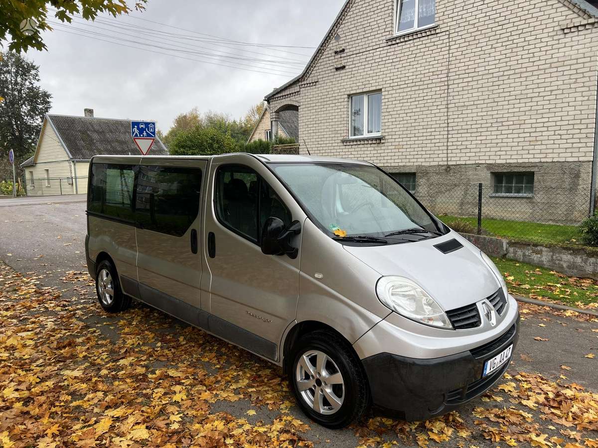 Renault Trafic, 2.0 l., passenger minibus