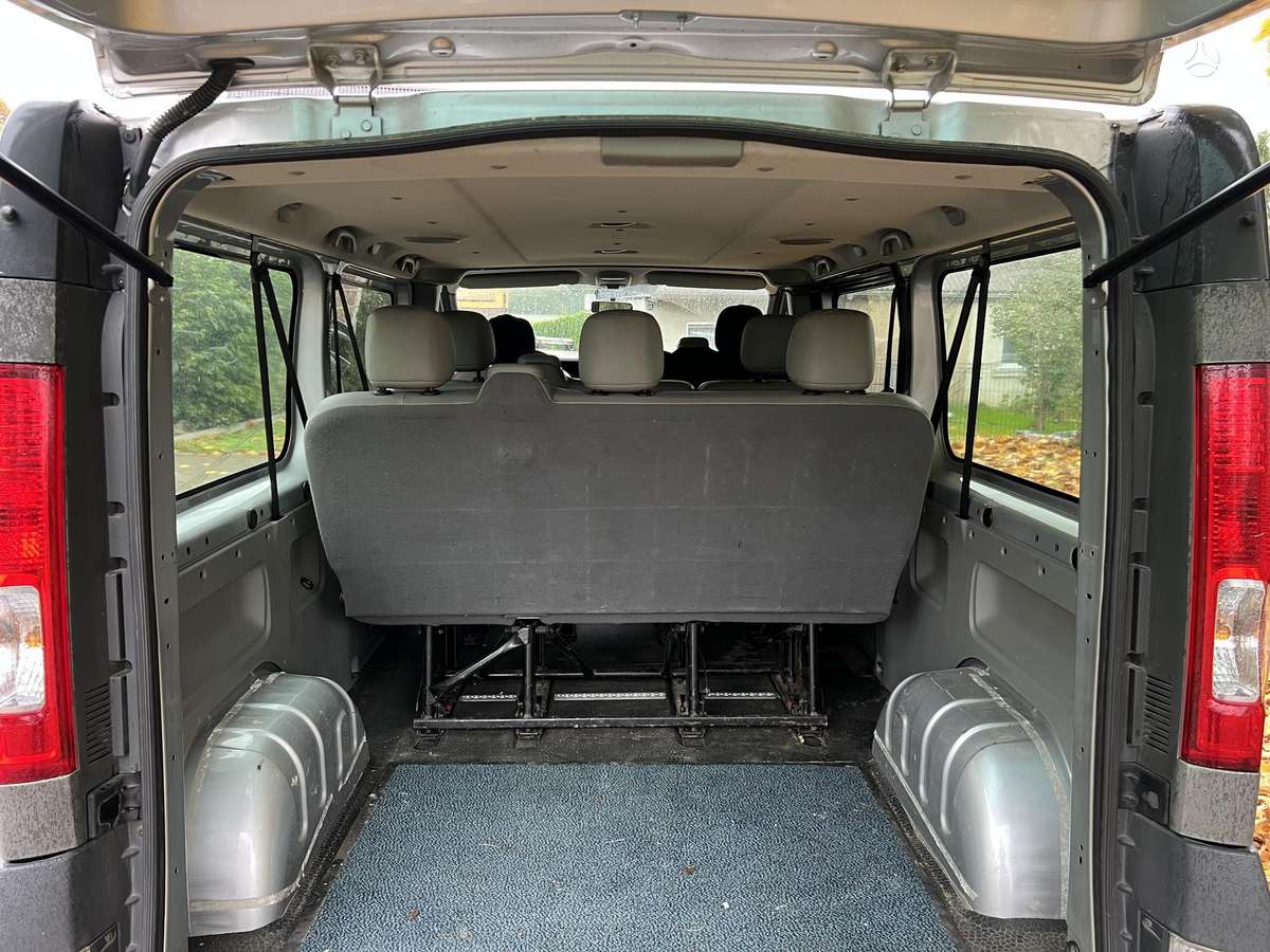 Renault Trafic, 2.0 l., passenger minibus