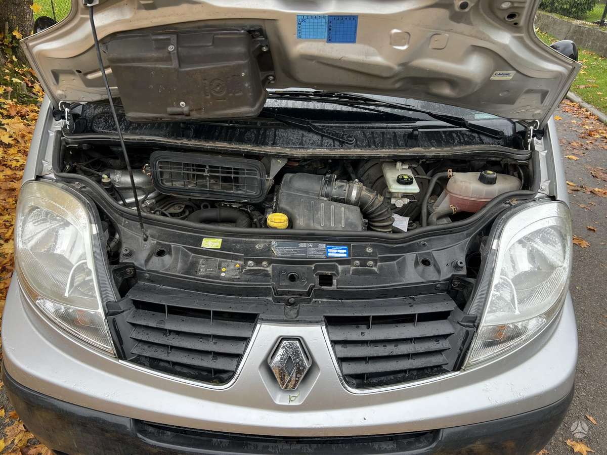Renault Trafic, 2.0 l., passenger minibus
