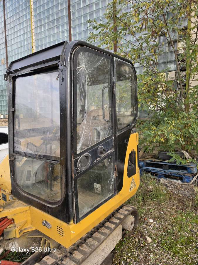 Caterpillar 302,5c, ekskavatoriai