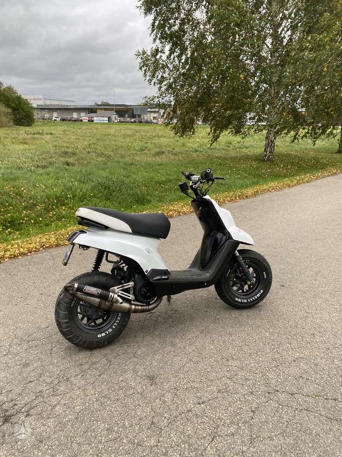 Yamaha Booster 49cc, scooters / mopeds
