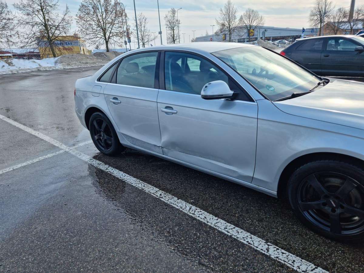 Audi A4, 2.0 l., Седан