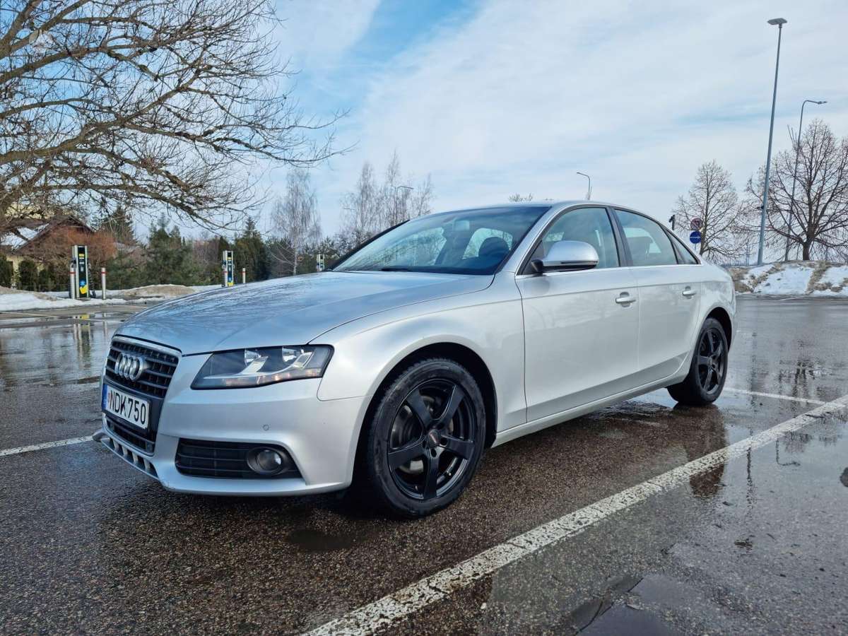 Audi A4, 2.0 l., Седан