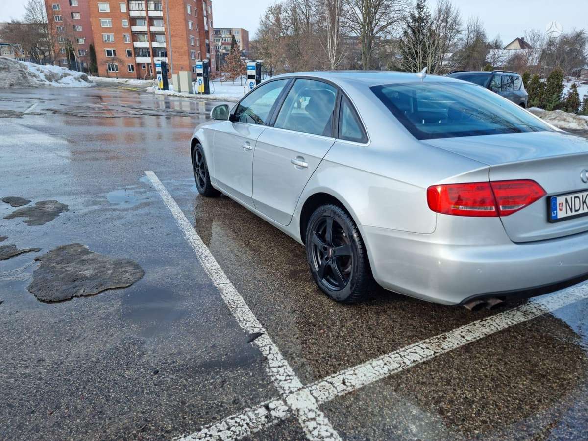 Audi A4, 2.0 l., Седан
