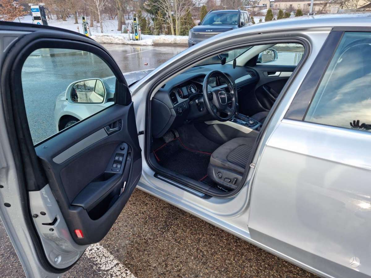 Audi A4, 2.0 l., Седан