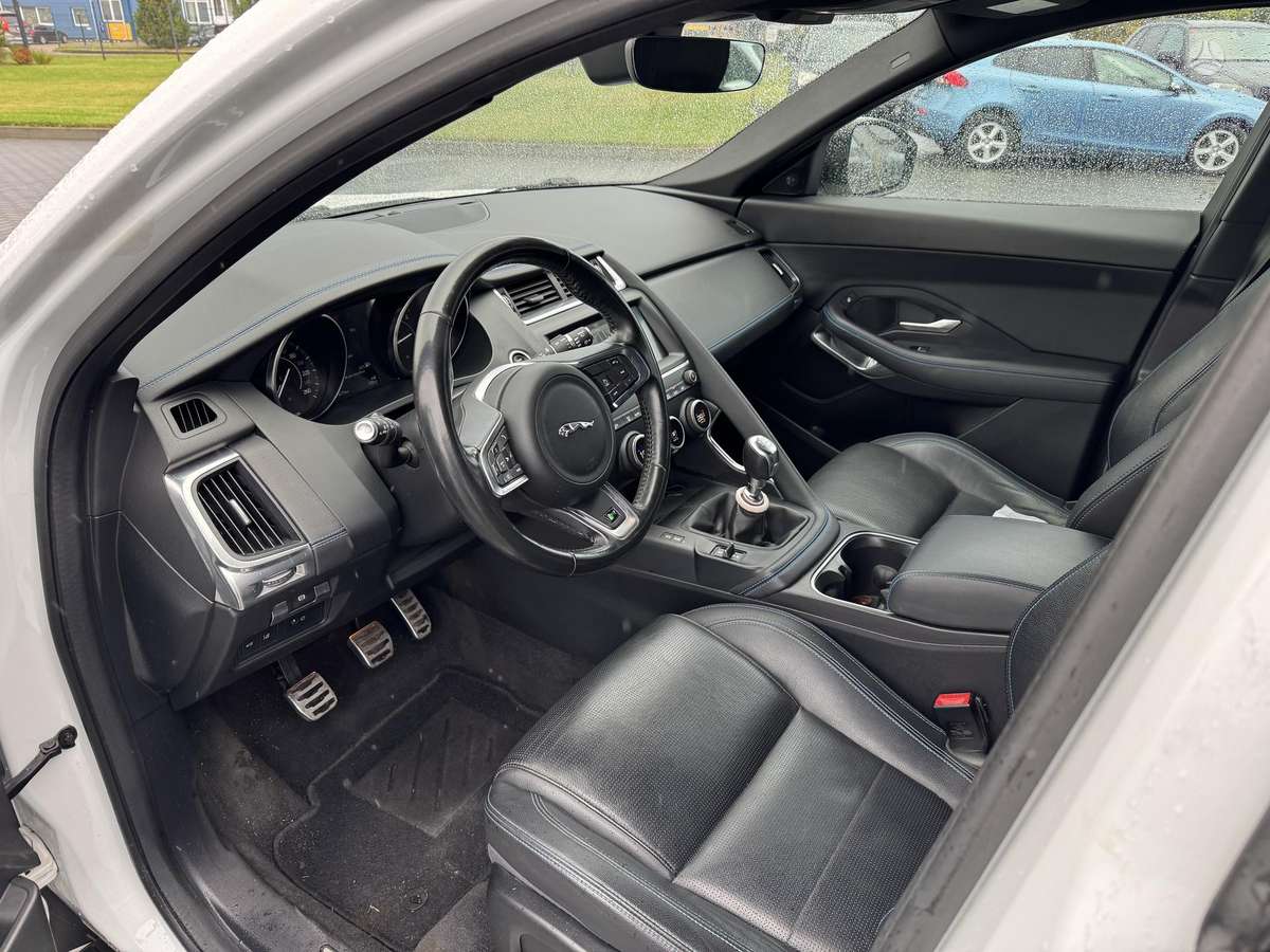 Jaguar E-Pace, 2.0 l., off-road / crossover