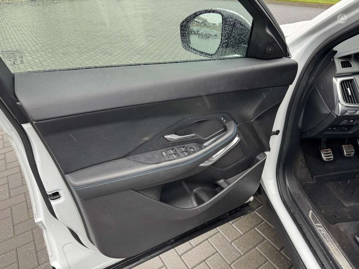 Jaguar E-Pace, 2.0 l., Внедорожник / Кроссовер
