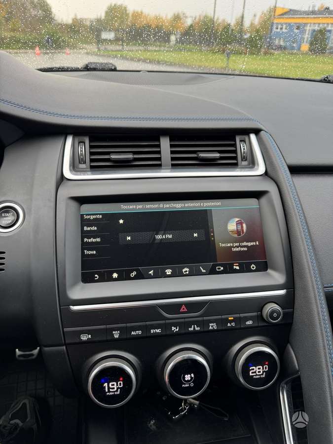 Jaguar E-Pace, 2.0 l., Внедорожник / Кроссовер