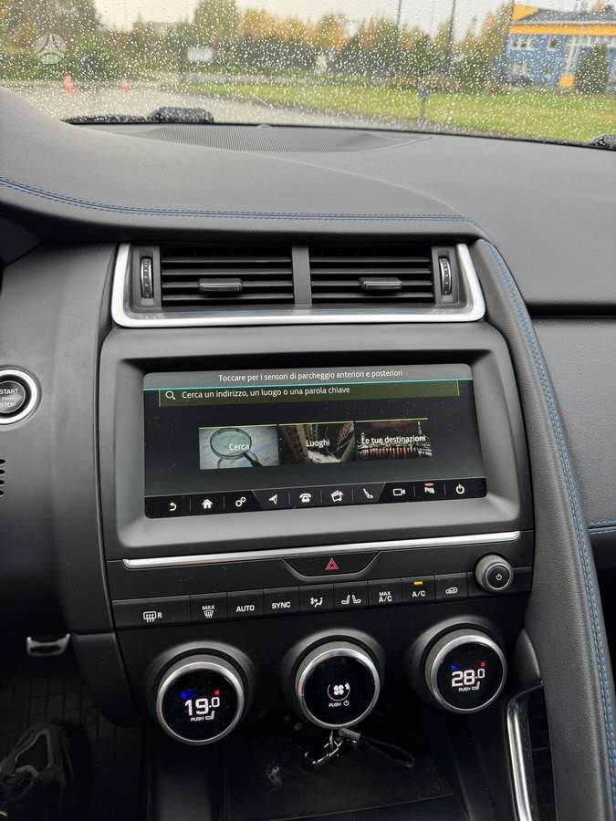 Jaguar E-Pace, 2.0 l., Внедорожник / Кроссовер