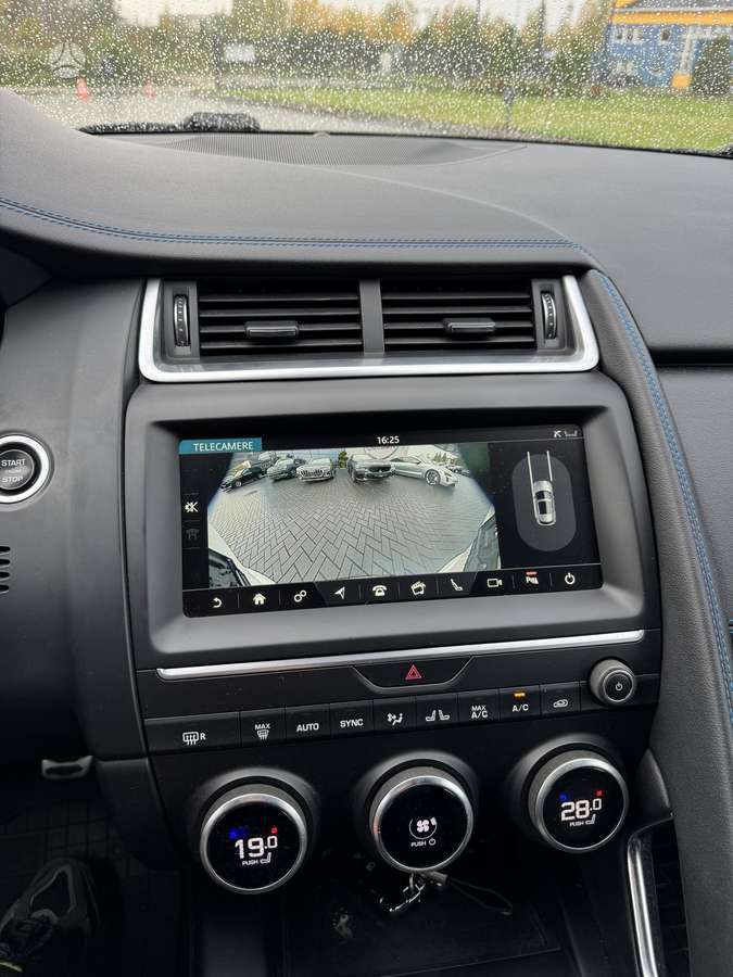 Jaguar E-Pace, 2.0 l., Внедорожник / Кроссовер
