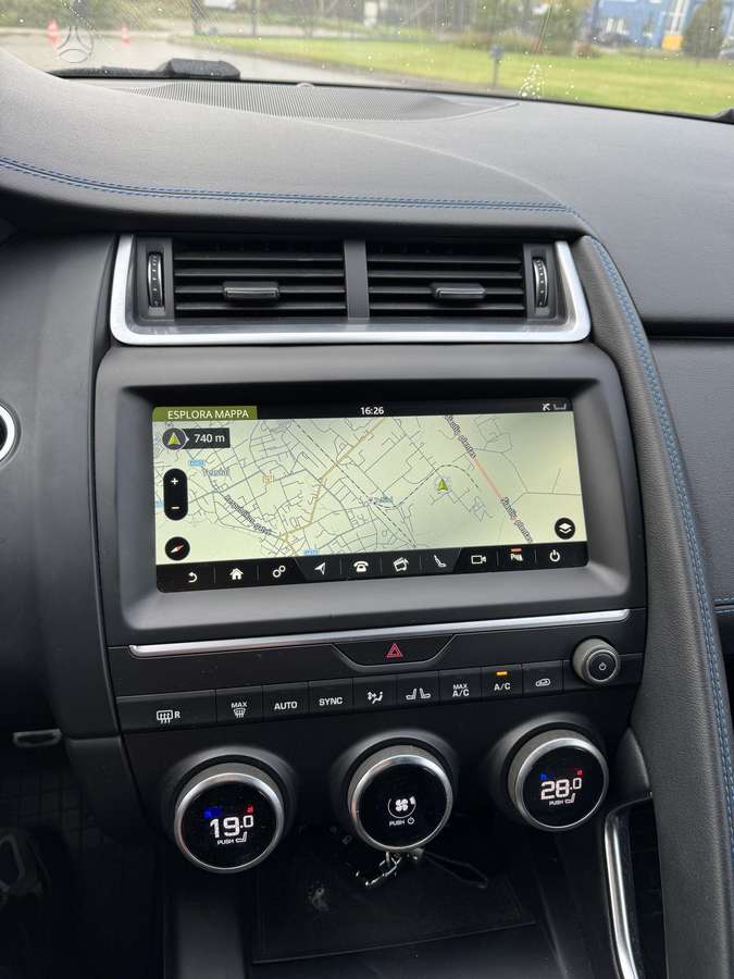 Jaguar E-Pace, 2.0 l., off-road / crossover