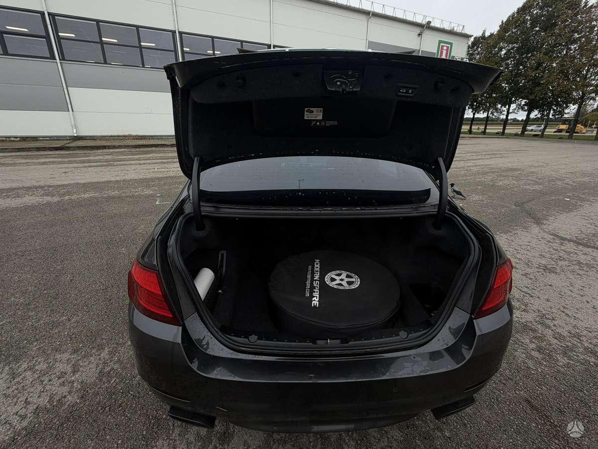 BMW 550, 4.4 l., Седан