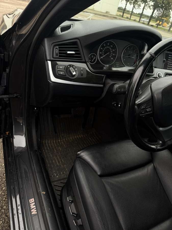 BMW 550, 4.4 l., Седан