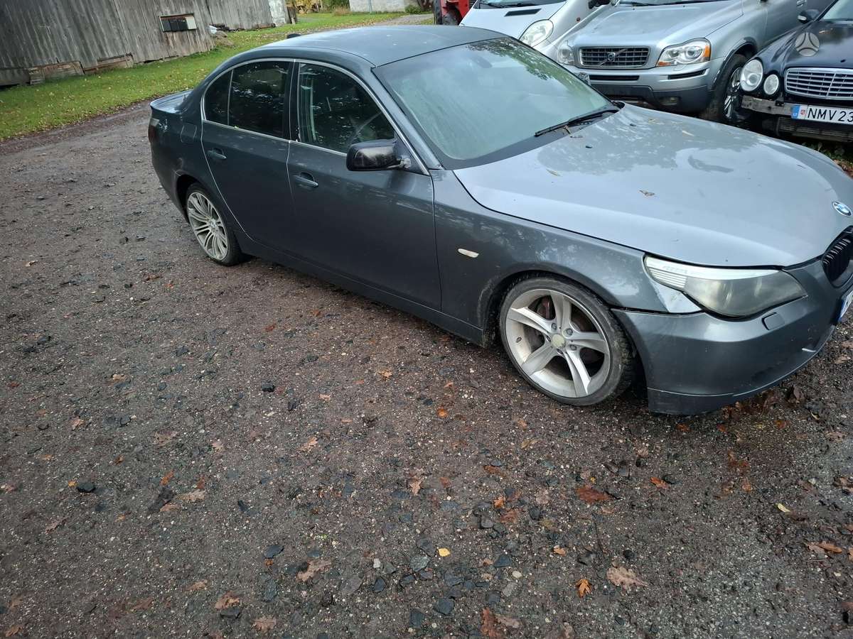 BMW 530