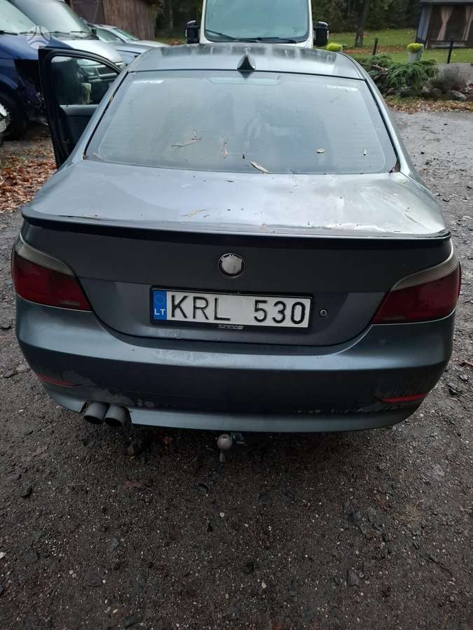 BMW 530