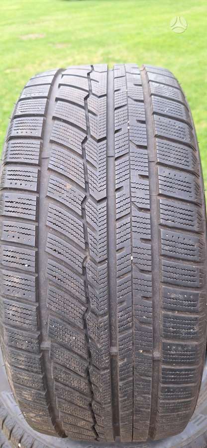 Austone, universalios 225/45 R17