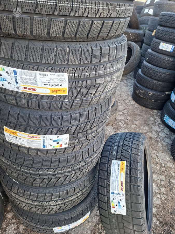 Maxtrek, žieminės 255/40 R20