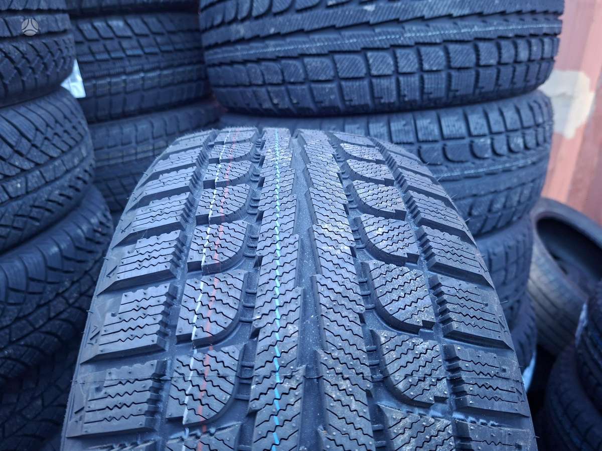 Maxtrek, winter 245/40 R18